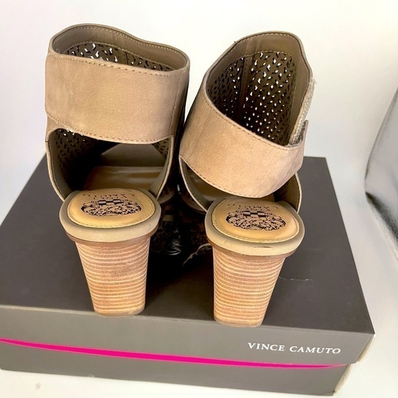 Vince Camuto Nude Wedge Sandal Platform Block Heels Hippo Grey Dastana, Sz 11 - Picture 9 of 10